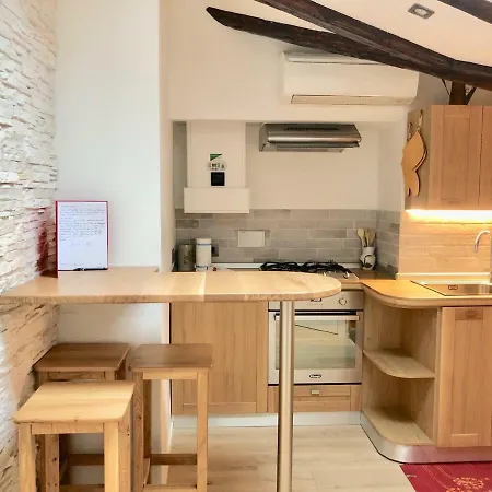 Apartment Triestevillas Largo Barriera, Intimate&friendly Attic W/ Ac *