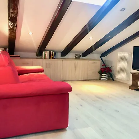 Triestevillas Largo Barriera, Intimate&friendly Attic W/ Ac Trieste