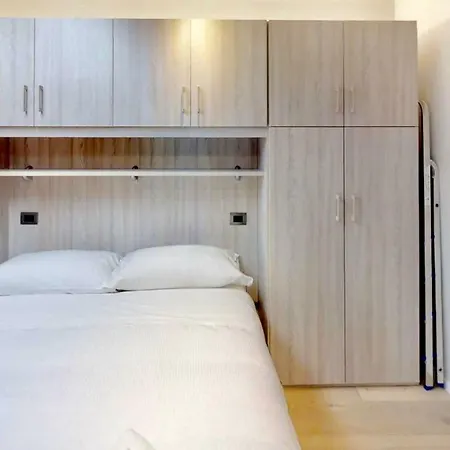 Apartment Triestevillas Largo Barriera, Intimate&friendly Attic W/ Ac