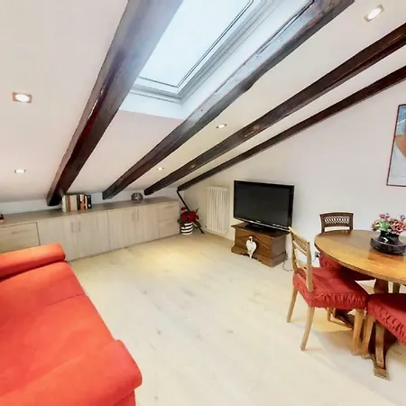 Apartment Triestevillas Largo Barriera, Intimate&friendly Attic W/ Ac *