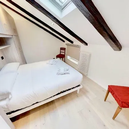 Apartment Triestevillas Largo Barriera, Intimate&friendly Attic W/ Ac *