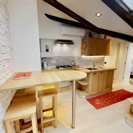 Triestevillas Largo Barriera, Intimate&friendly Attic W/ Ac Apartment